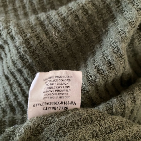 OLIVE + OAK, KIM & CAMI Sweater Bundle - Picture 6 of 11